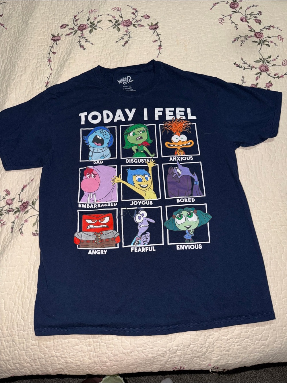 Inside Out Graphic Tee Youth size LARGE
(36-38)